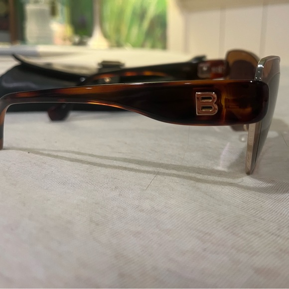 BALENCIAGA authentic brown and tan sunglasses with “B” logo on sides - Picture 4 of 8
